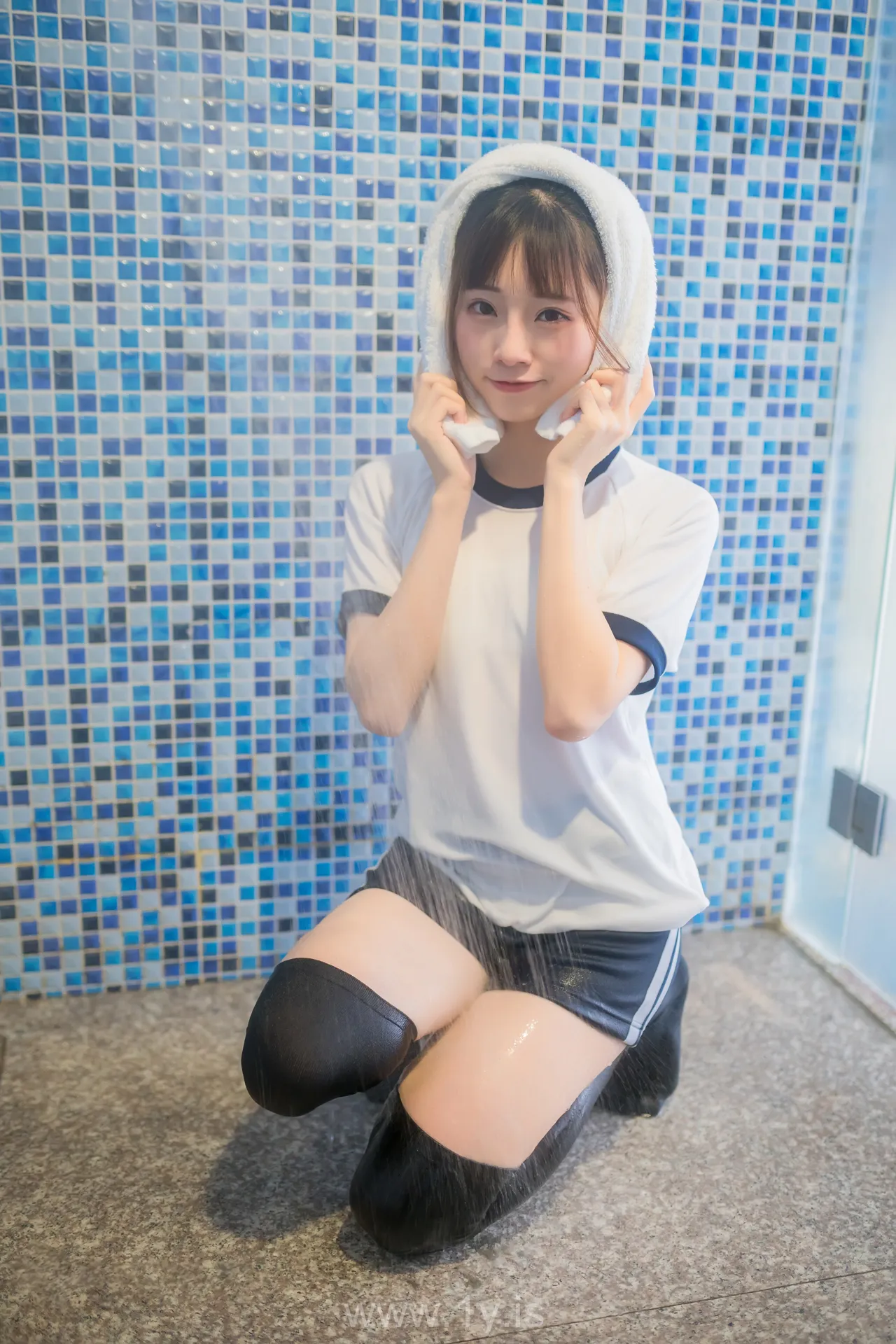 绮太郎 湿身体操服